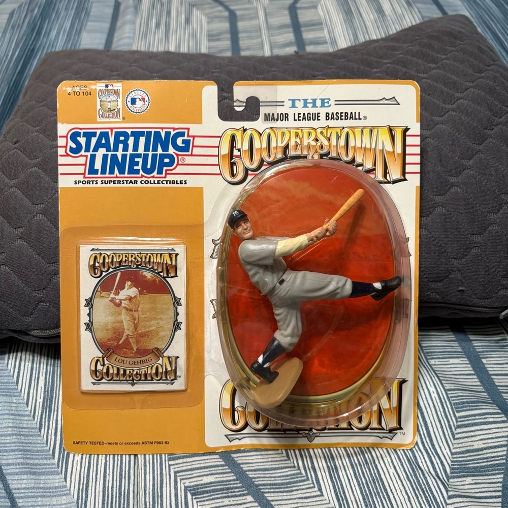 Cooperstown Collection Lou Gehrig Figure with Card 1994